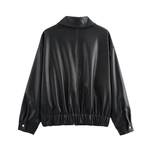 Giacca moderna in ecopelle nera da donna oversize con elastico in vita vista posteriore