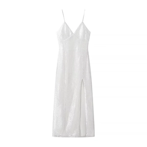 Elegante abito bianco con paillettes da donna con scollo a V e spacco laterale