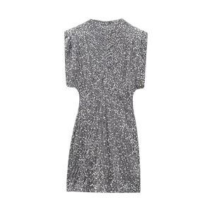 Elegantes silbernes Pailletten-Minikleid mit Schulterpolstern für Cocktailpartys