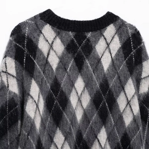 Damen-Strickpullover mit Rundhalsausschnitt und klassischem Rautenmuster in Grau und Weiß