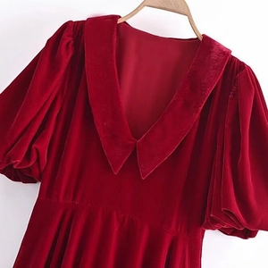 Robe vintage en velours rouge avec col Claudine et manches bouffantes pour femmes