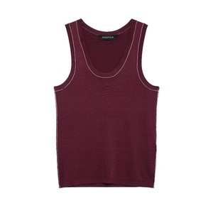 Canotta da donna in maglia bordeaux con cuciture a contrasto bianche e scollo a U