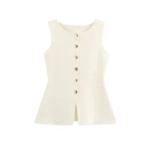 Gilet in maglia senza maniche color crema con coste verticali e bottoni dorati