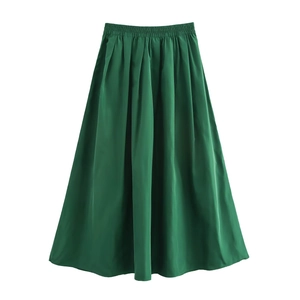 Jupe midi plissée vert foncé avec taille élastique haute et fini satiné élégant