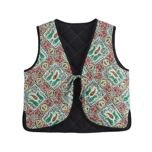 Gilet matelassé bohème pour femme avec motifs paisley colorés et fermeture à nouer