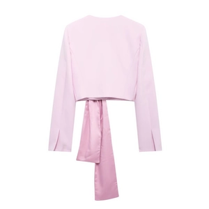 Blazer court rose satiné pour femme avec nœud élégant au dos, vue arrière