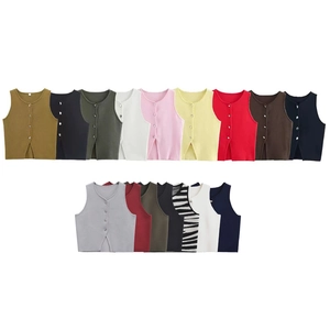Gilet en tricot pour femme avec col rond et boutons, disponible en plusieurs coloris
