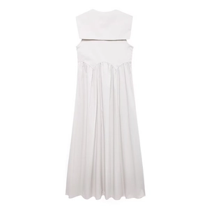 Robe midi blanche sans manches minimaliste avec grand col à nœud et détails de jupe plissée