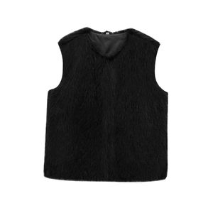 Gilet en fausse fourrure noire pour femme, veste sans manches luxe sur fond blanc pur
