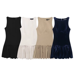Robes courtes sans manches en quatre couleurs avec nœuds décoratifs et jupes plissées