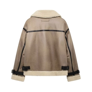 Vue arrière d'une veste aviateur marron en daim avec doublure en peau de mouton blanche