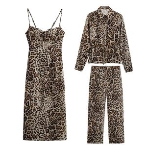 Ensemble 3 pièces femme à imprimé léopard avec robe midi, chemise à cordon et pantalon