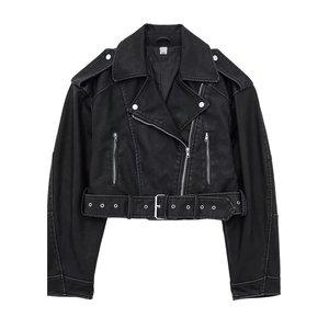 Giacca da donna in pelle sintetica nera stile biker con zip asimmetrica e cintura