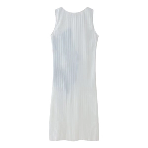 Elegant sleeveless white pleated midi dress with vertical organza texture for summer