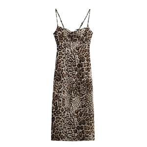 Robe midi d'été pour femme avec imprimé léopard, fines bretelles et coupe moulante