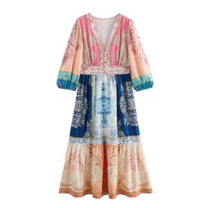 Abito lungo bohémien con scollo a V, stampa patchwork paisley e maniche lunghe estate