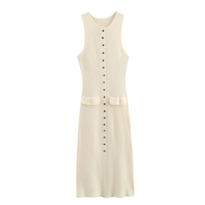 Slim fit sleeveless knit dress with metal buttons and rib texture in cream white