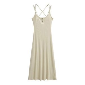 Robe longue en tricot crème avec col rond, boutons déco et dos croisé à lanières