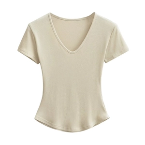 Slim fit beige V-neck rib-knit T-shirt with curved hem for women in summer