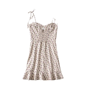 Robe d'été fleurie violette de style français avec ourlet à volants et bretelles