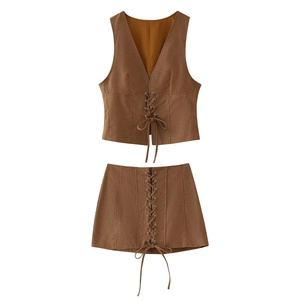 Ensemble 2 pièces femme marron haut court ajusté et mini-jupe avec détails lacés