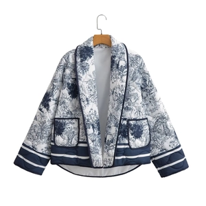 Quilted women jacket with blue Toile de Jouy print and double patch pockets