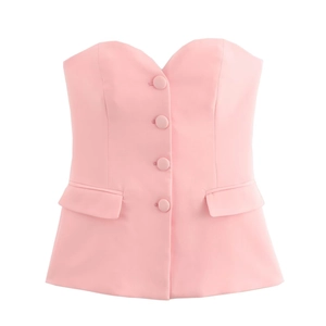 Completo rosa chic con top a bustino a cuore, bottoni e pantaloni a zampa a vita alta coordinati