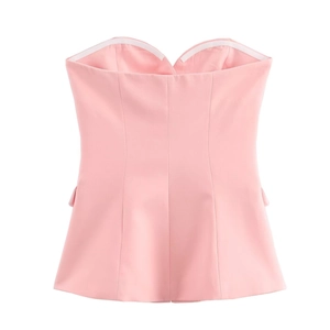 Completo donna con top a fascia rosa, scollo a cuore e pantaloni a zampa a vita alta