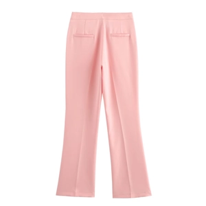 Vista posteriore dei pantaloni rosa a vita alta a gamba larga con tasche a filo finte