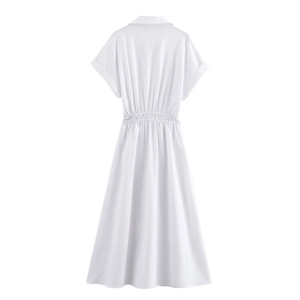 Elegante abito lungo bianco a maniche corte con vita alta pieghettata e linea ad A
