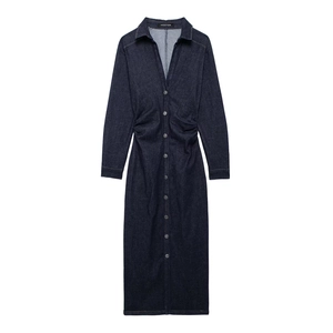 Robe midi en jean bleu indigo à manches longues avec col en V et taille cintrée