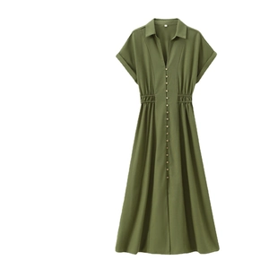 Abito a camicia da donna verde militare a maniche corte con vita alta e bottoni frontali