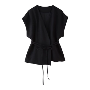 Top a portafoglio nero da donna in misto lino con scollo a V e cintura regolabile