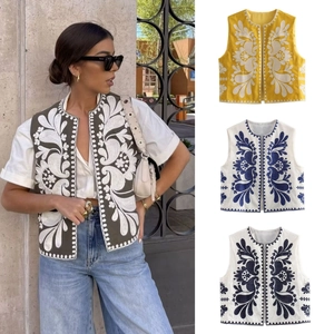 Gilet Brodé Floral Bohème Rétro pour Femmes Devant Ouvert Sans Manches Court Style Ethnique Décontracté Haut Sans Manches