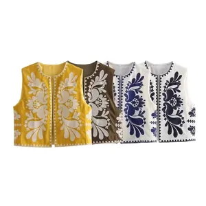 Collection de gilets sans manches avec broderies florales vintage en quatre coloris