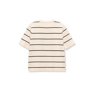 Top in maglia beige a maniche corte con righe orizzontali nere e classico scollo rotondo