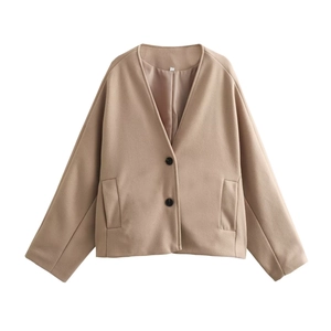 Veste courte style kimono pour femme en laine kaki avec col en V et boutons noirs