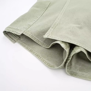Jupe-short portefeuille vert olive en sergé avec détails de couture de haute qualité