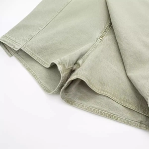 Jupe-short femme vert clair en sergé de coton premium avec fermeture éclair latérale
