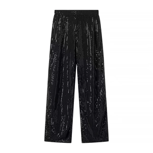Damenhose mit weitem Bein in Schwarz mit vertikalen silbernen Paillettenstreifen