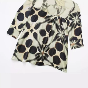 Robe femme à col en V, manches longues, imprimé floral vert et détail noué à la taille
