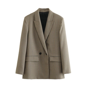 Elegant houndstooth wool blazer with double-breasted buttons and classic notched lapels