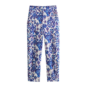 Ensemble d'été pour femme avec pantalon blanc à motifs floraux bleus et rouges