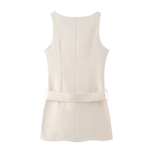 Robe sans manches élégante abricot avec col montant et ceinture assortie, vue de dos