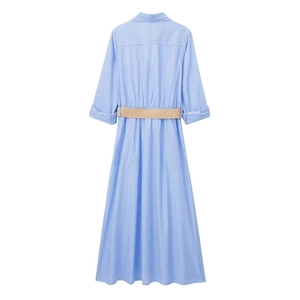 Robe chemise à rayures bleues avec ceinture en jute et jupe longue en ligne A