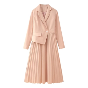 Robe blazer plissée élégante de couleur pêche avec col à revers et bouton pour femme