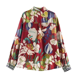 Floral print satin shirt with vintage pattern and striped cuffs for a stylish casual look