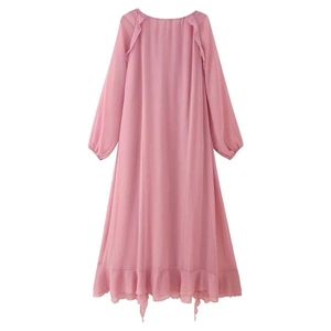 Abito elegante in chiffon rosa chiaro a maniche lunghe con volant e girocollo