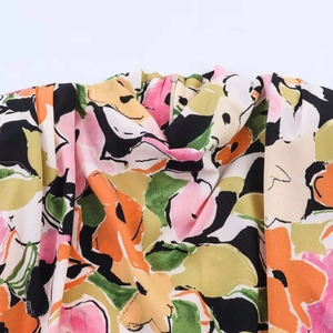Top in chiffon da donna con stampa floreale astratta, collo alto e cerniera posteriore