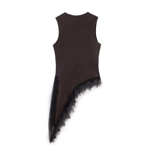Débardeur marron foncé pour femme avec ourlet asymétrique et bordure en dentelle noire